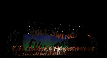 月組 全国公演（'22）「FULL SWING!」の情景写真