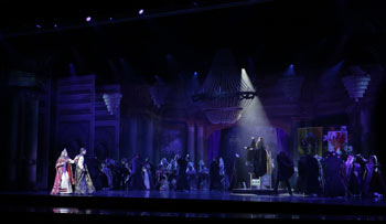 宙組 大劇場「カジノ・ロワイヤル ～我が名はボンド～」ACT 1の情景写真